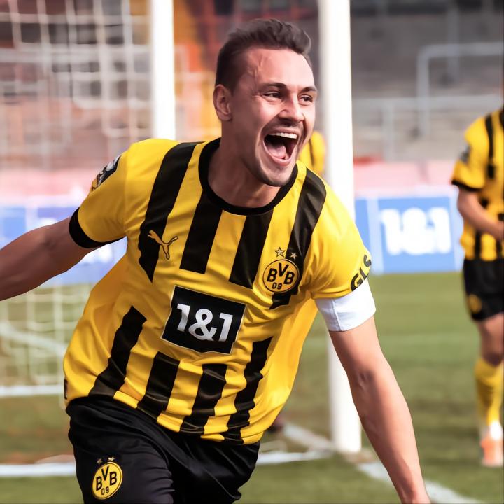 包含柏林联盟主教练调整阵容，力求下轮全取三分的词条